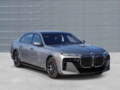 2025 BMW 750e i xDrive