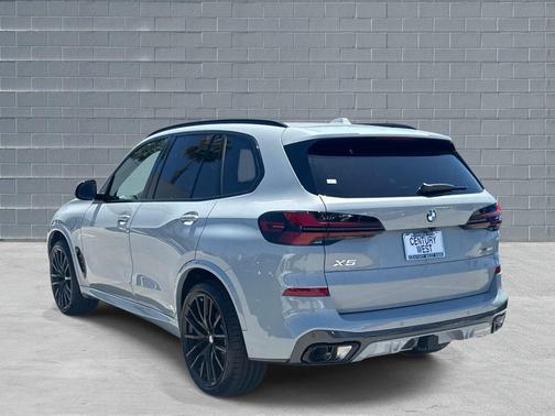 Brooklyn Grey Metallic 2026 BMW X5 xDrive40i