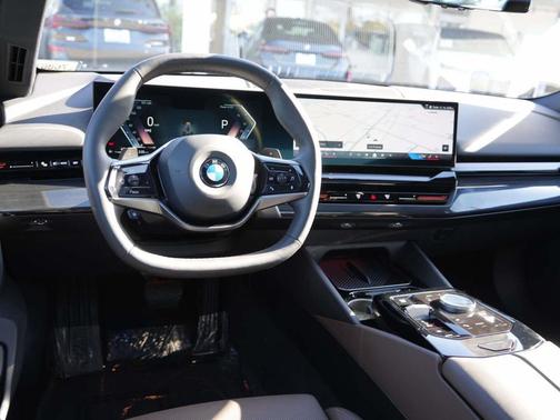 2025 BMW 530 530i Sedan