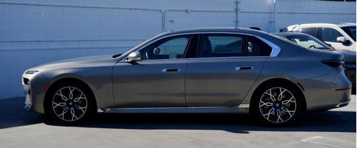 2025 BMW i7 xDrive60