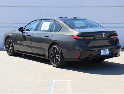 2026 BMW 740 i