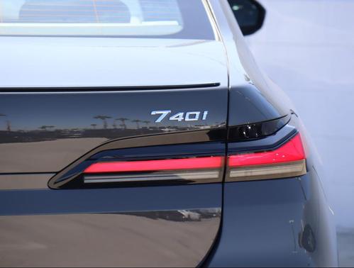 2026 BMW 740 i