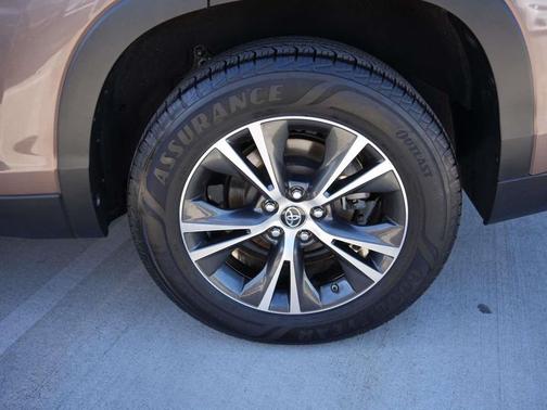 2019 Toyota Highlander LE Plus