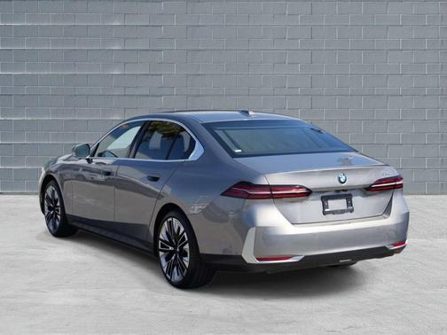 Oxide Grey Metallic 2026 BMW 530 530i Sedan