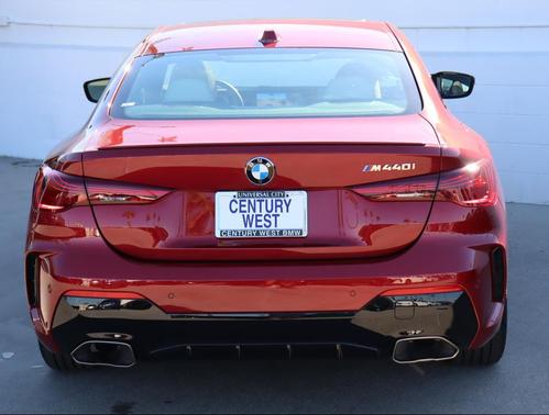 2025 BMW M440 i