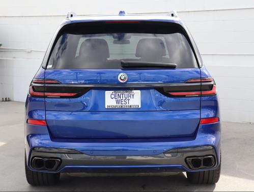 2025 BMW X7 M60i