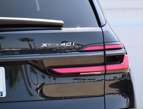 2025 BMW X7 xDrive40i