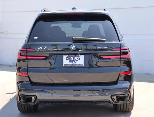 2025 BMW X7 xDrive40i