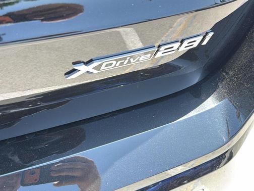Black Sapphire Metallic 2026 BMW X1 xDrive28i