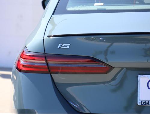 2025 BMW i5 xDrive40