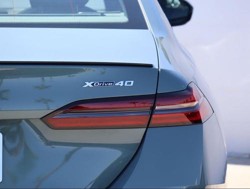 2025 BMW i5 xDrive40
