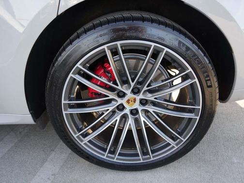 2023 Porsche Macan GTS