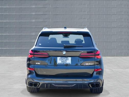 Black Sapphire Metallic 2026 BMW X5 M60i
