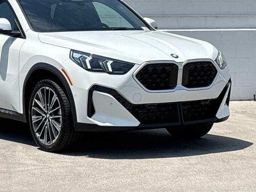 2025 BMW X2 xDrive28i