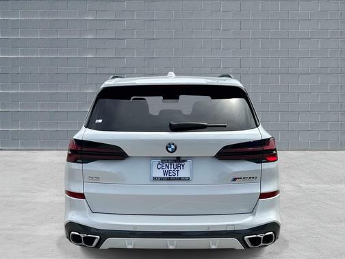 Mineral White Metallic 2026 BMW X5 M60i