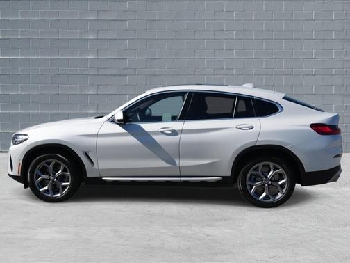 2025 BMW X4 xDrive30i