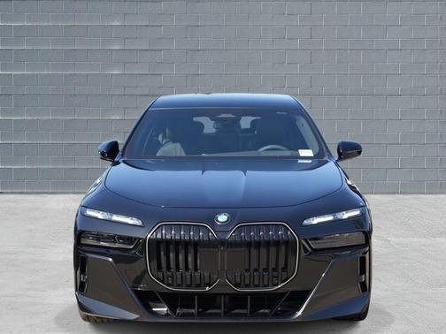 2026 BMW 760 xDrive