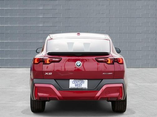 2025 BMW X2 xDrive28i