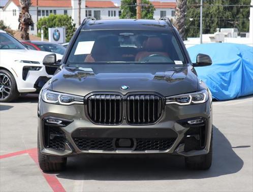 2022 BMW X7 M50i