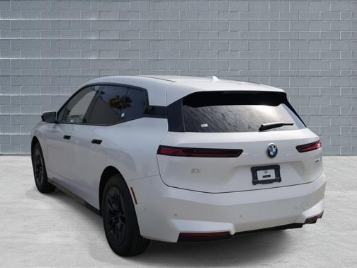 2026 BMW iX xDrive45