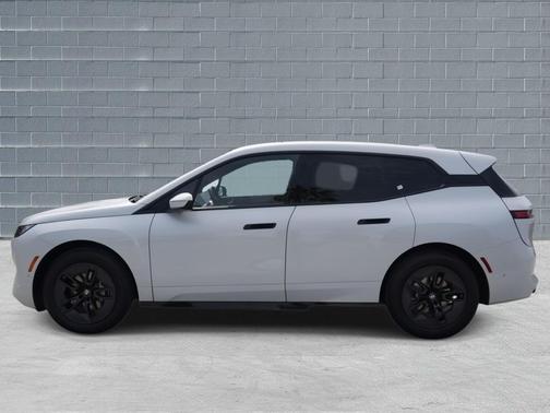 2026 BMW iX xDrive45