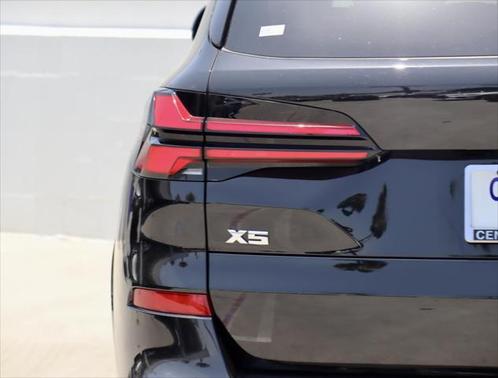 2025 BMW X5 M60i