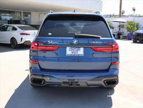2022 BMW X7 M50i