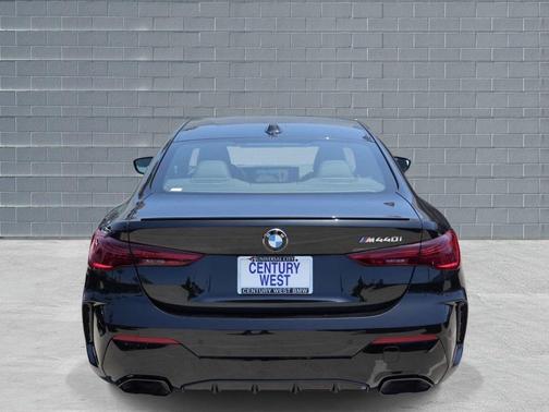 Black Sapphire Metallic 2027 BMW M440 i