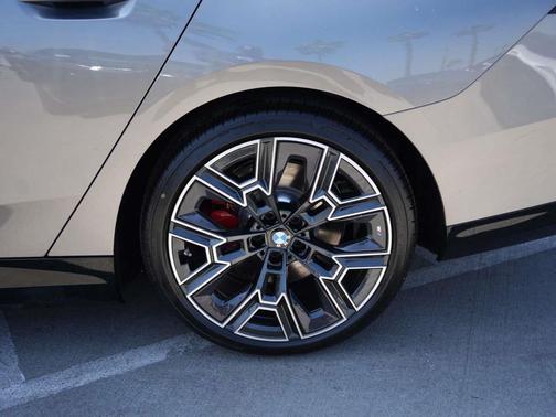 Oxide Grey Metallic 2026 BMW i5 eDrive40