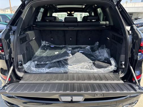 Black Sapphire Metallic 2026 BMW X5 xDrive40i