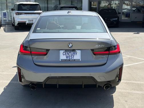 Skyscraper Grey Metallic 2026 BMW 330 330i