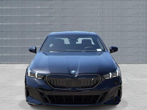 Black Sapphire Metallic 2027 BMW i5 eDrive40