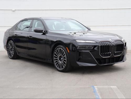 2026 BMW 750e i xDrive