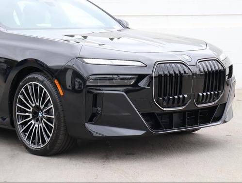 2026 BMW 750e i xDrive