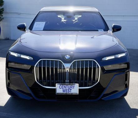 2025 BMW 760 xDrive