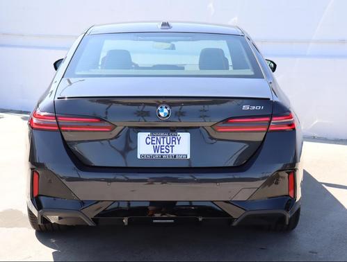 2026 BMW 530 i