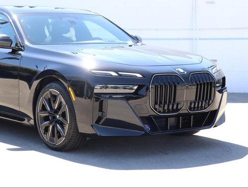 2026 BMW 740 i