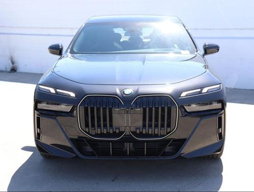 2026 BMW 740 i