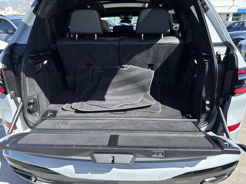 Brooklyn Grey Metallic 2024 BMW X7 xDrive40i