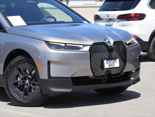 2025 BMW iX xDrive50