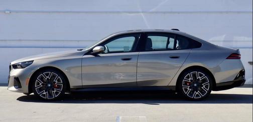 2025 BMW i5 xDrive40