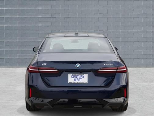 2025 BMW i5 xDrive40