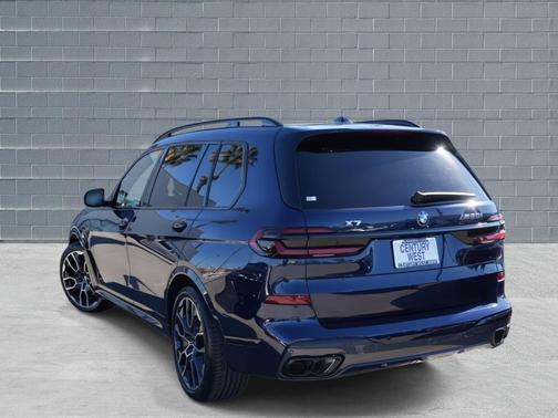 2025 BMW X7 M60i