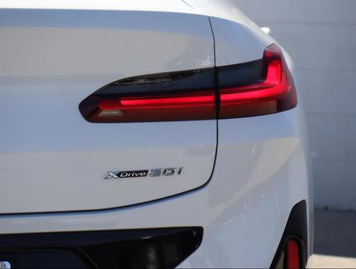 2023 BMW X4 xDrive30i