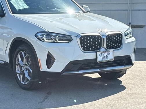 2025 BMW X4 xDrive30i