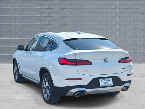 2025 BMW X4 xDrive30i