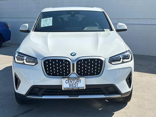 2025 BMW X4 xDrive30i