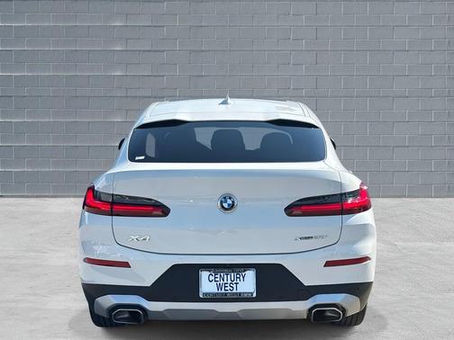 2025 BMW X4 xDrive30i