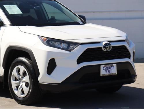 2020 Toyota RAV4 LE