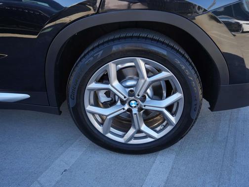 2023 BMW X4 xDrive30i